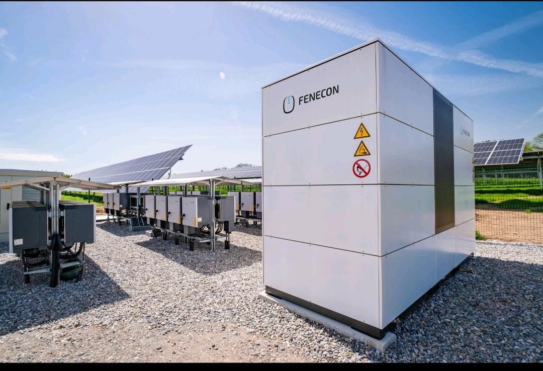 Batterijcontainer bij laadplein Westergas